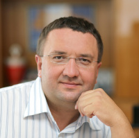Олег Червонюк: “Країну потрібно вивести з кризи”