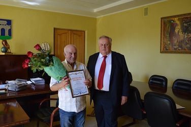Міський голова Рівного особисто привітав з 50 річчям на тренерській роботі Павла Леоньтєва