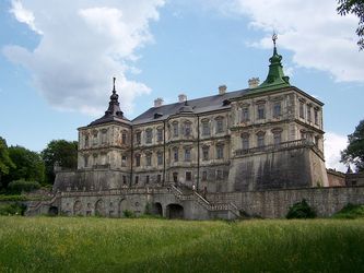 10 містичних замків Європи