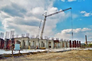 Масштабне будівництво спорткомплексу на Макарова триває безупинно