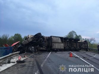 На автодорозі «Київ-Чоп» у ДТП постраждало троє осіб