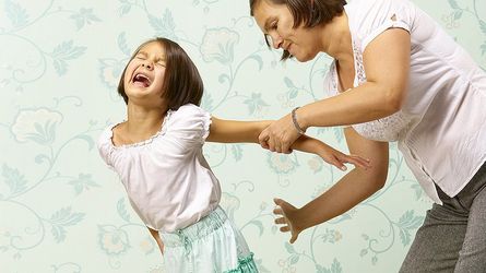 Чому дітям шкодить материнський гнів?