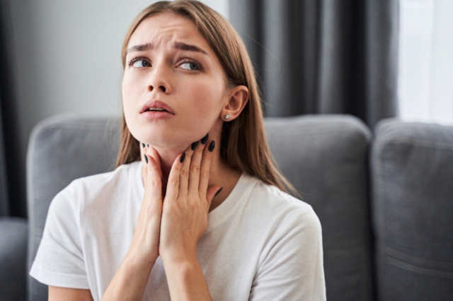 Біль в горлі: можливі причини