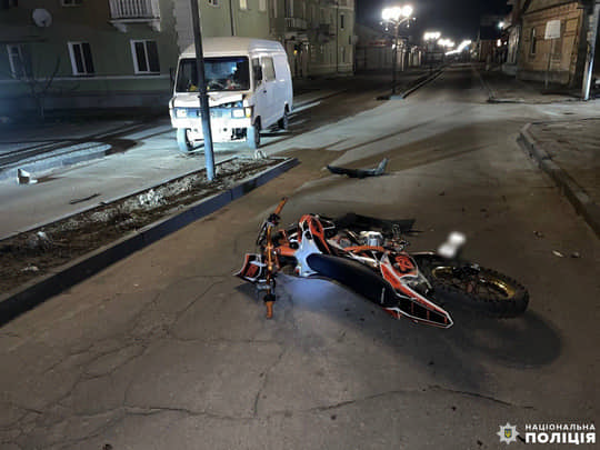 ДТП у Здолбунові: травмувалися неповнолітні мотоцикліст і пасажир