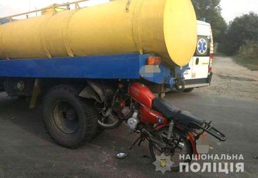 2 ДТП на Рівненщині: водій трактора загинув, мотоцикліст - травмувався
