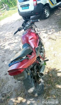 Мотоцикліст зіткнувся з деревом
