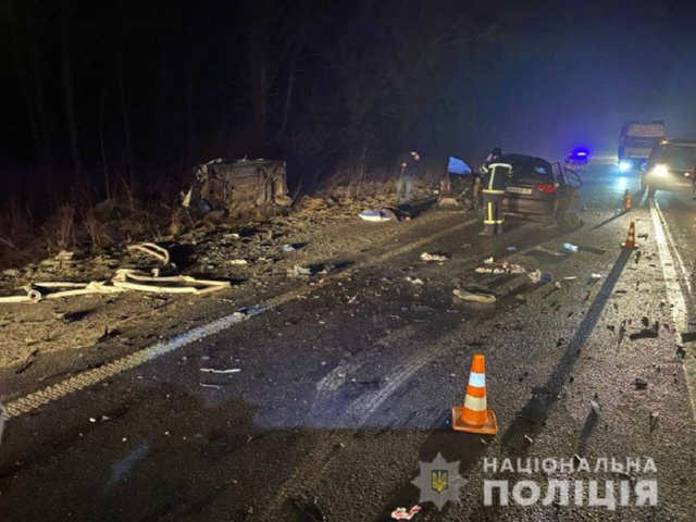 Автопригода біля Грушвиці: одна особа загинула, іще троє – у лікарні