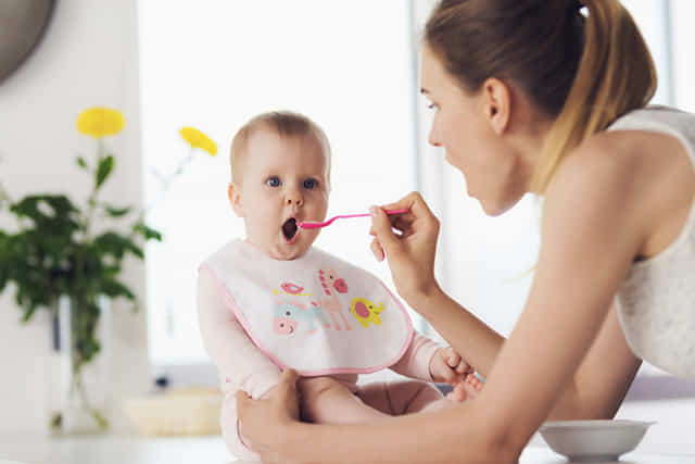Які десерти можна давати малюкам, а до яких краще не привчати з раннього віку?