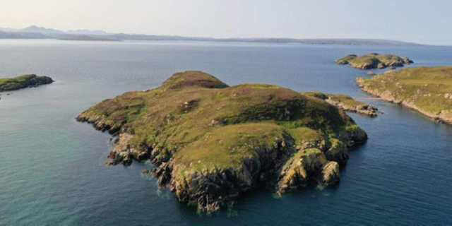 У Шотландії виставили на продаж безлюдний острів за 70 тис. доларів