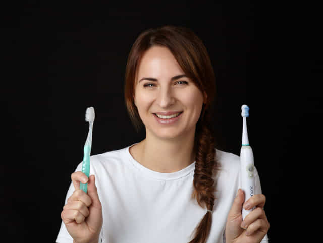 Як можна використо­вувати зубну щітку не за призначенням?