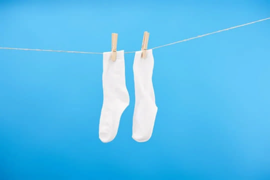Відбіліть шкарпетки простим домашнім способом