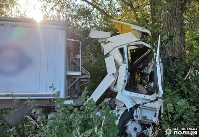 Врізався у дерево та загинув