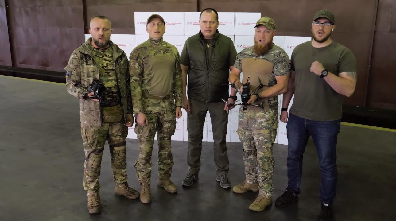 «Українська команда» передала на фронт вже майже 3500 дронів – чергову партію отримав 21 полк безпілотних систем