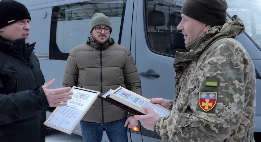 Волонтери «Української команди» передали бійцям 143-ї бригади ЗСУ машину «швидкої допомоги»