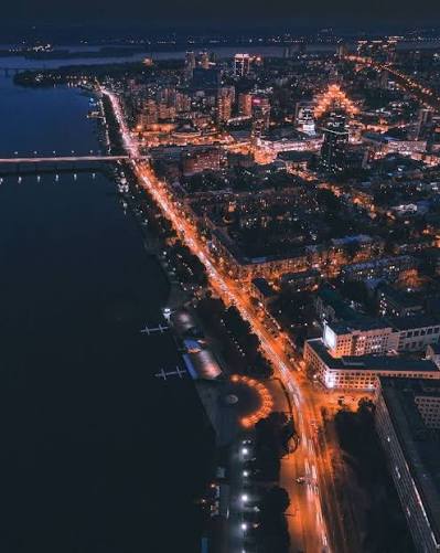 Вечір у Дніпрі: як місто відпочиває після заходу сонця