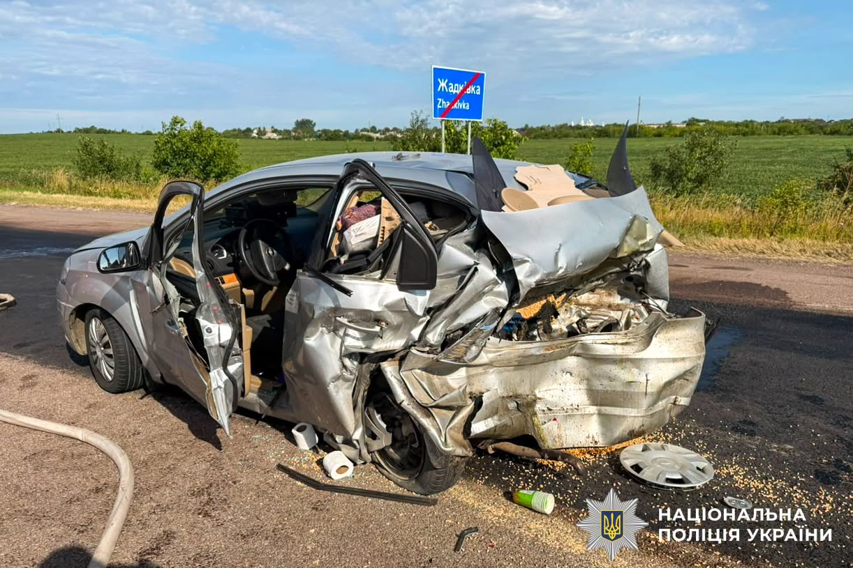 На Кореччині зіткнулися два легковики: травмувалися обидва водії, один в реанімації
